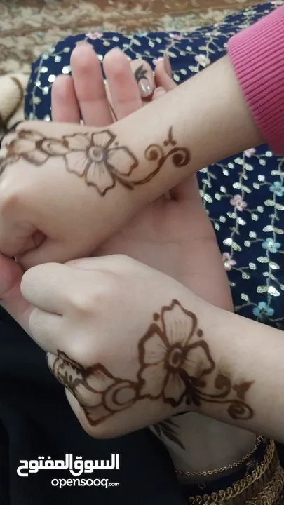رسم حنة احترافي (الخدمة المنزلية متوفرة)