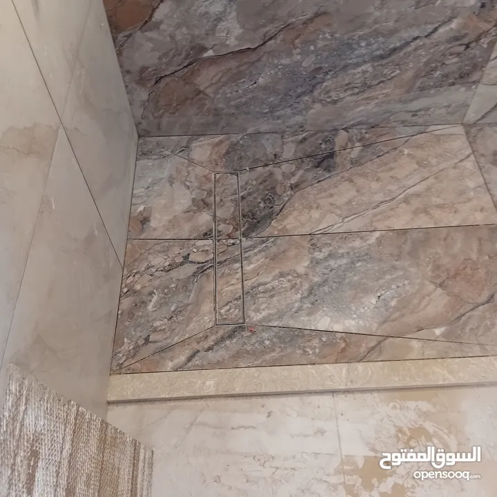 أعمال بلاط وسيراميك ورخام