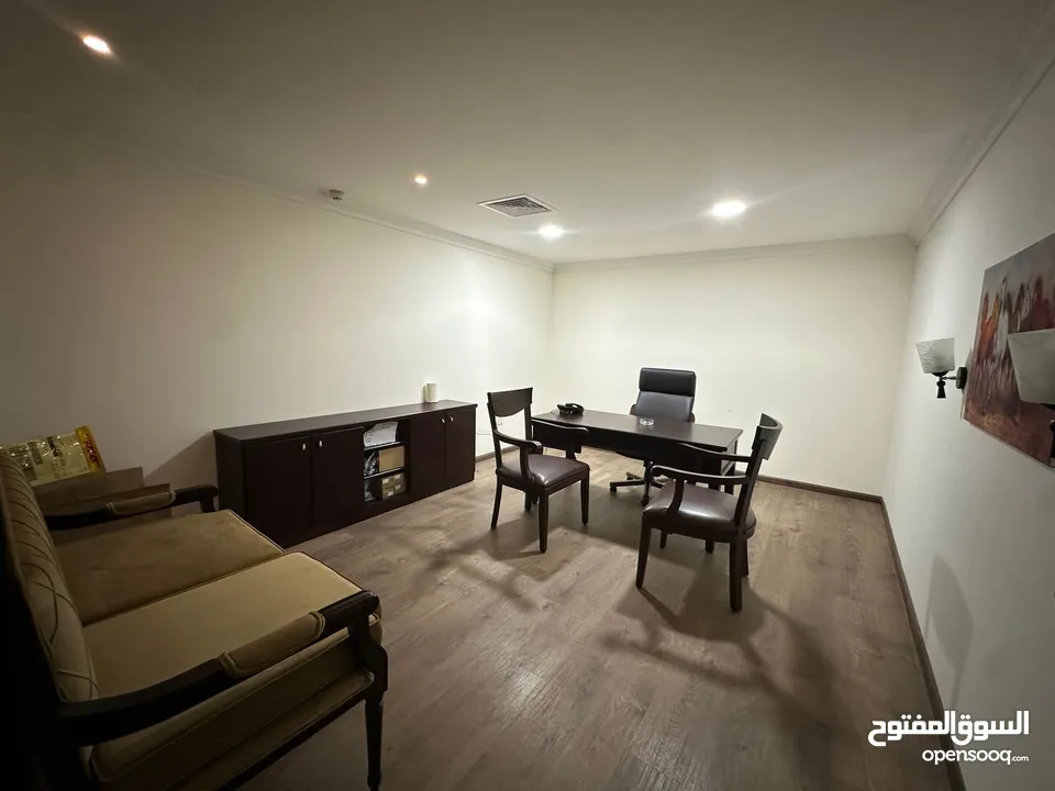 مكتب بمساحة 235 متر مربع للبيع في الصويفيه ( Property 42798 )-174998407