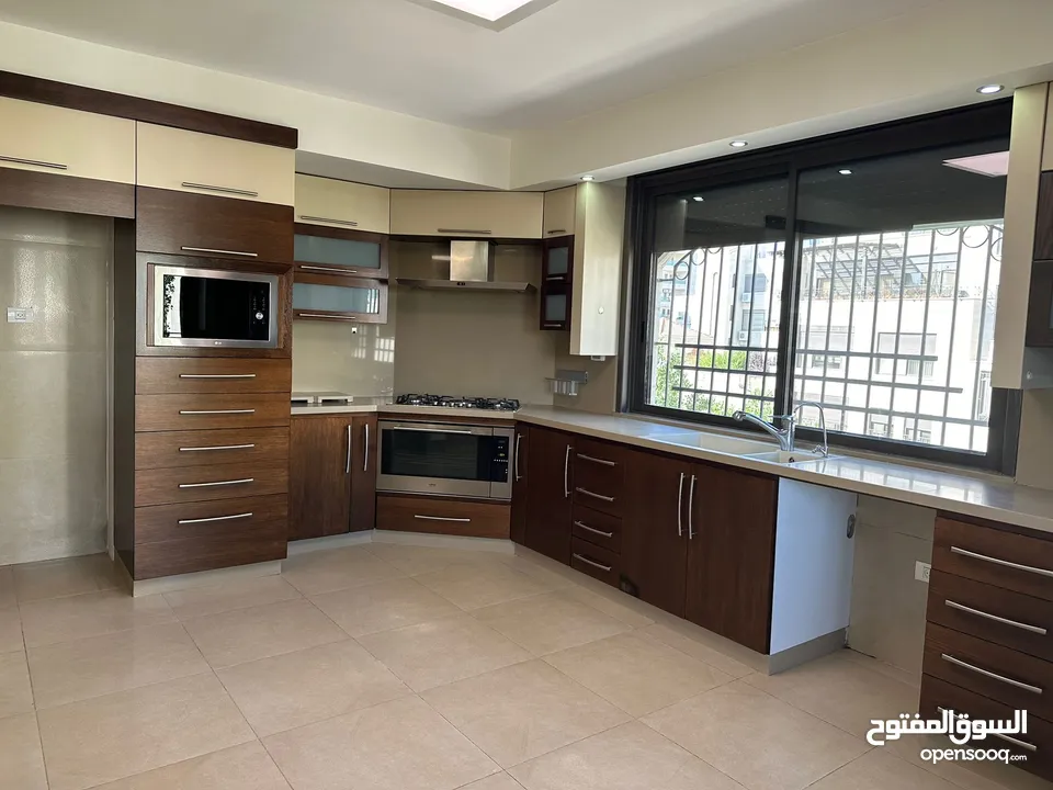 شقة في الطيرة للبيع بالقرب من مطعم جاسمين