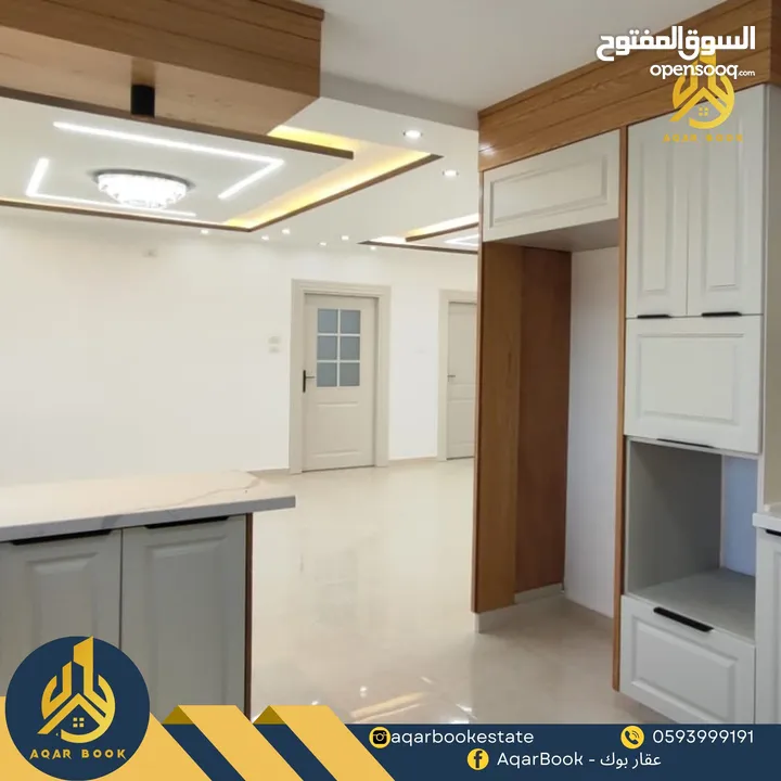 شقة مميزة غير مفروشة للايجار ذات اطلالة خرافية
