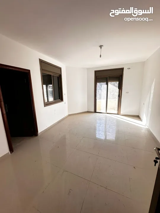 شقه للبيع الطيره بالقرب من مدرسه زياد ابو عين