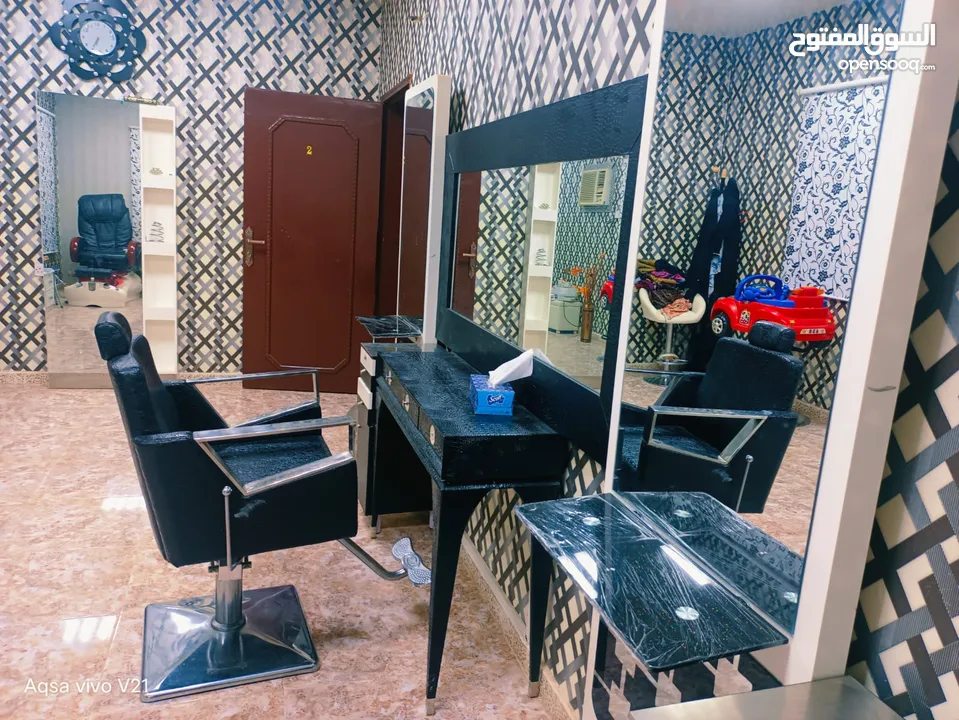 Reputed salon for sale/     اصالون مشهور للبيع في الرستاق