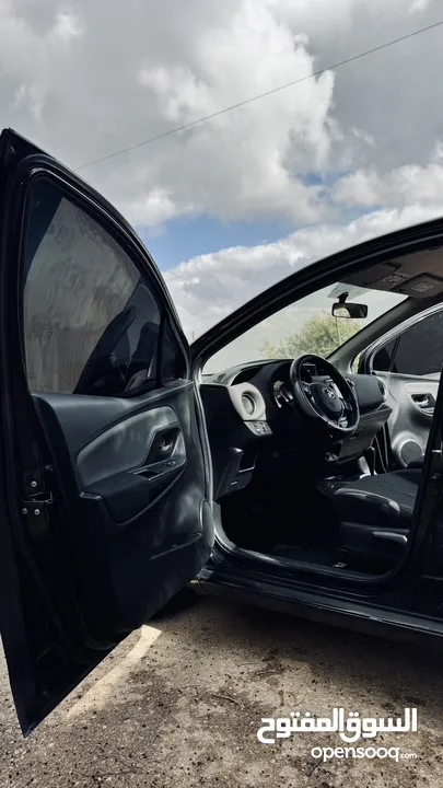 تويوتا يارس هايبرد 2015 فحص 7 جيد بحالة ممتازة - Toyota Yaris Hybrid Hatchback 2015