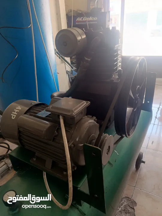 معدات محل بناشر