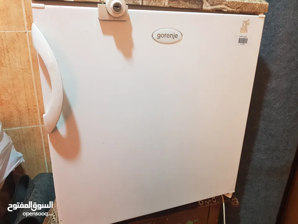 ثلاجة مكتب او غرفة نوم للببع