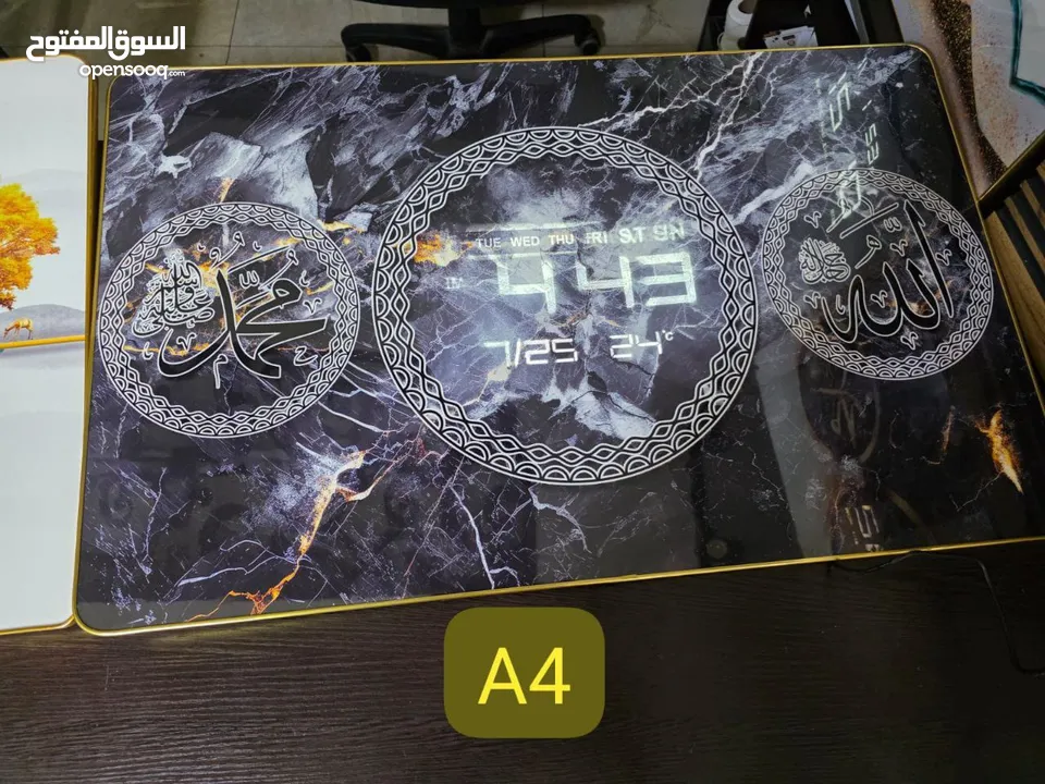 برواز أنيق ومميز بدمج رائع بين الديكور والوظيفة، بيعرض الوقت والتاريخ ودرجة الحرارة بشكل واضح وممتاز