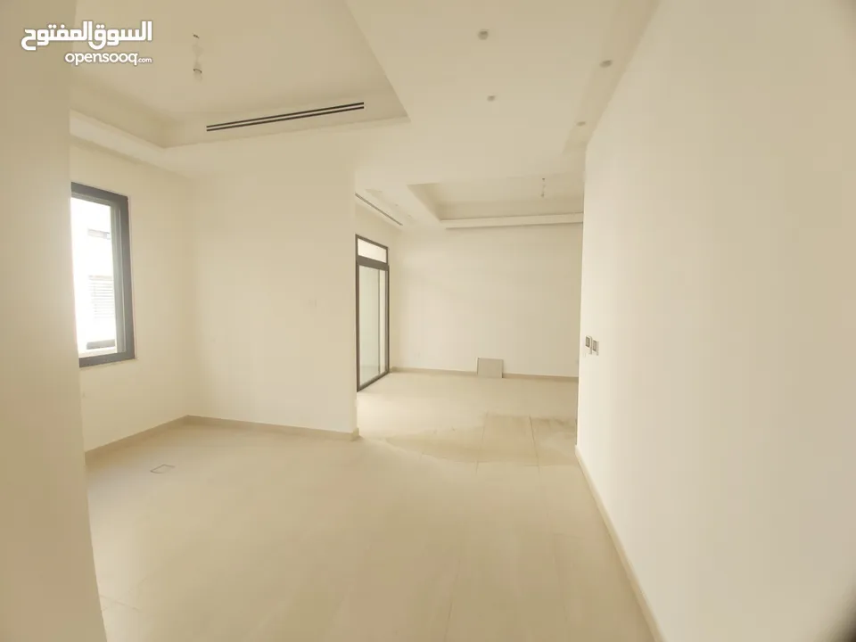 شقة مميزة للبيع 3 نوم 115 متر في الدوار السابع