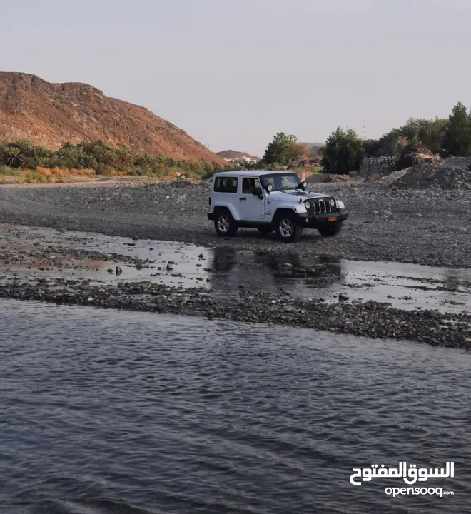 Jeep wrangler  white 2013