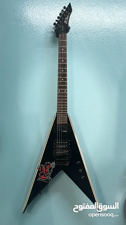 Used, Very Well Maintained B.C.Rich JR.V Standard Flying V (Black) For Sale