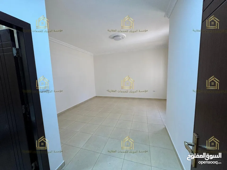 شقة مميزة - الرابية - 3نوم1ماستر - ارضية - ترس - قرب الخدمات العامة