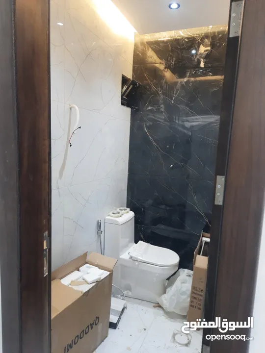 شقة مميزة للايجار،ط اول،تشطيب فلل،عرسا فقط