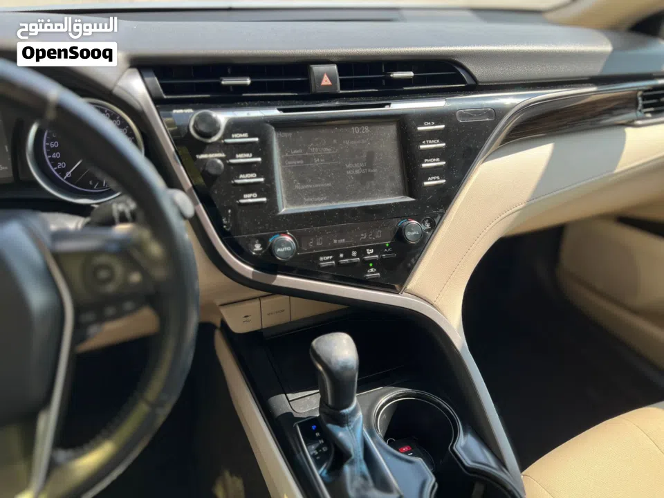 Toyota CAMRY GLE MODEL 2020 FOR SALE CLEAN TITILE