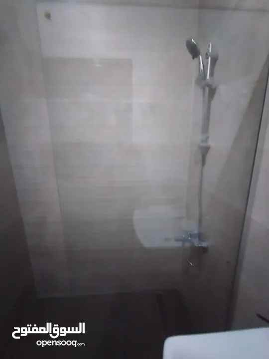 شقة ارضية للبيع - عبدون الشمالي- قرب السفارة البريطانية. Flat for sale-Abdoun-Near British embassy