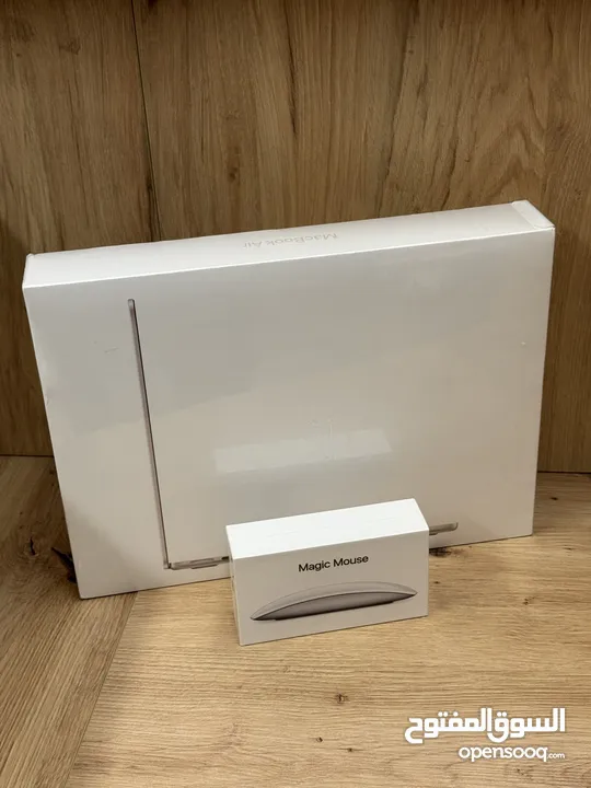 MacBook Air 2022/ M2-Chip/ 256 SSD/ 8 RAM + Magic Mouse