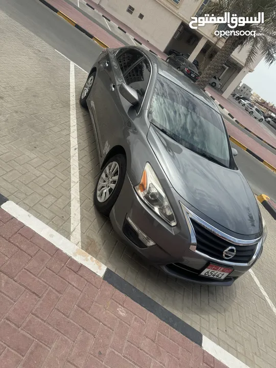 Nissan Altima 2015 S very clean