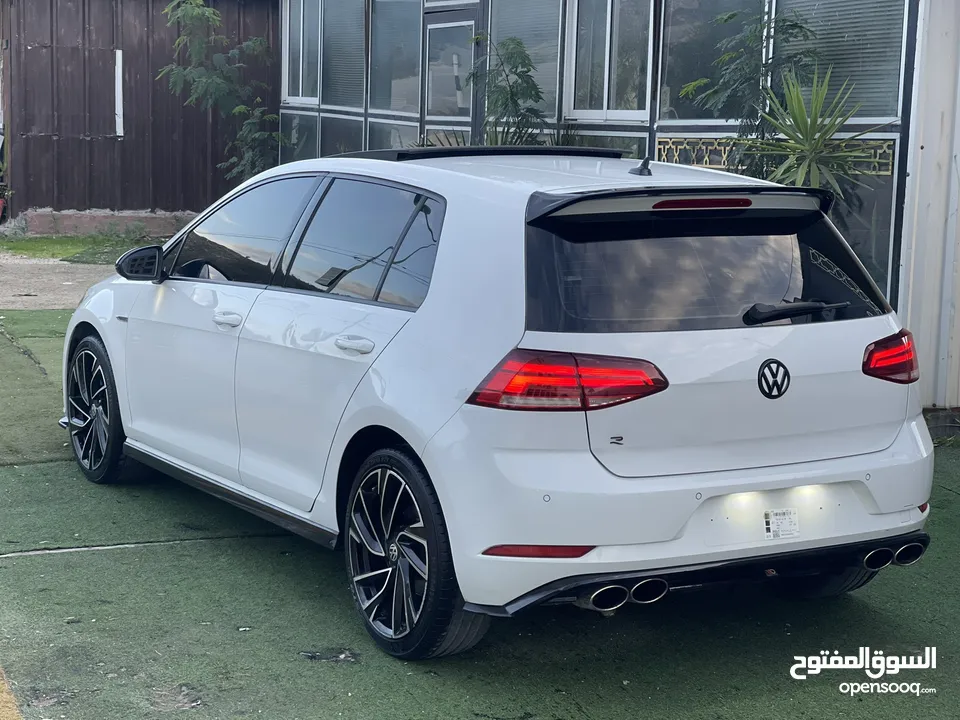فولكس فاجن جلف MK7.5 2018 فل الفل بحالة الشركة