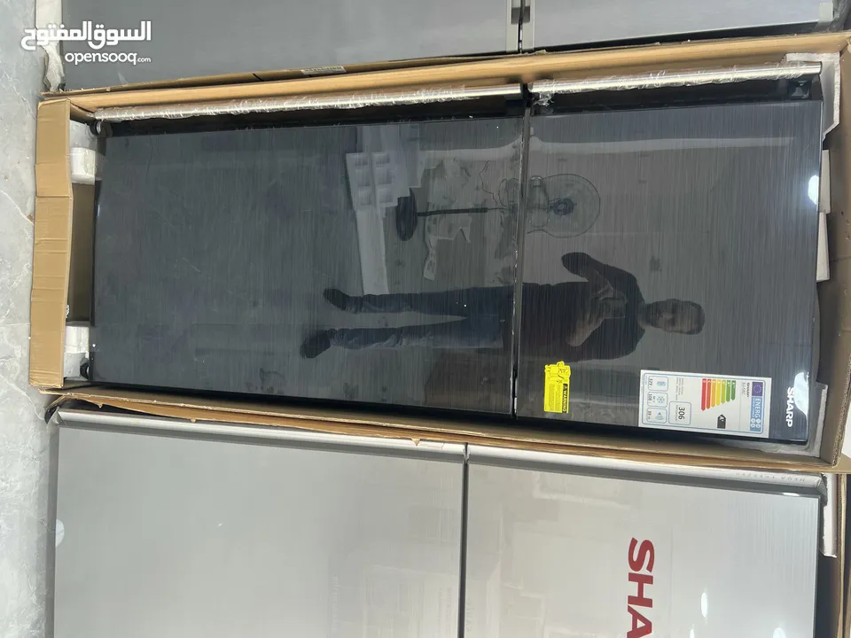 ثلاجه شارب لون اسود مميز 450 ليتر بسعر حرق