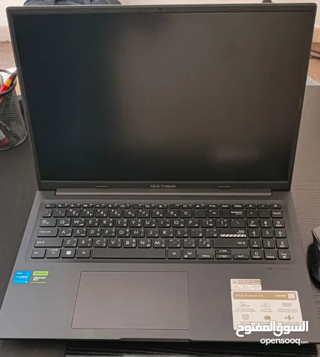 عرض لا يُفوّت – لابتوب استعمال 22 يوم فقط  ASUS Vivobook شبه جديد + هدايا قيمة