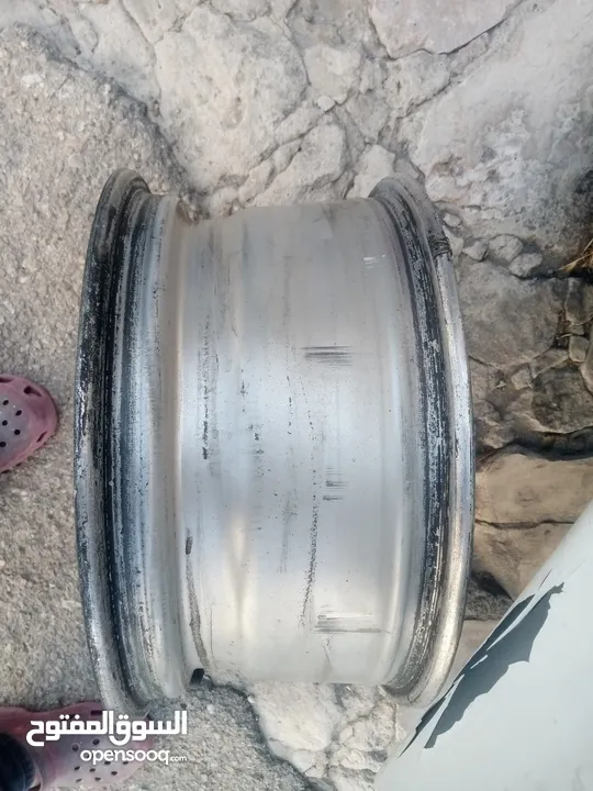 جنطات المنيوم مستعملات بس نظاف ست براغي