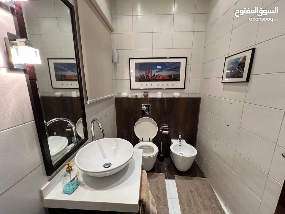 Three bedroom apartment for rent in Abdoun ( Property 39786 )-174805204