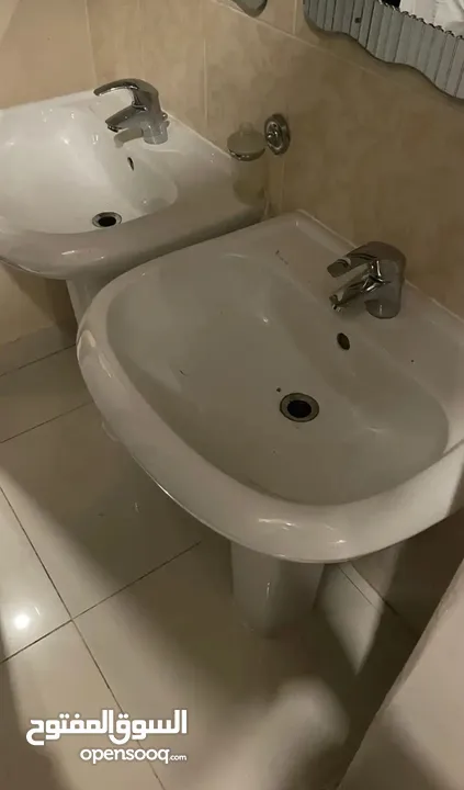 مغاسل ومرايات للبيع نظيفه