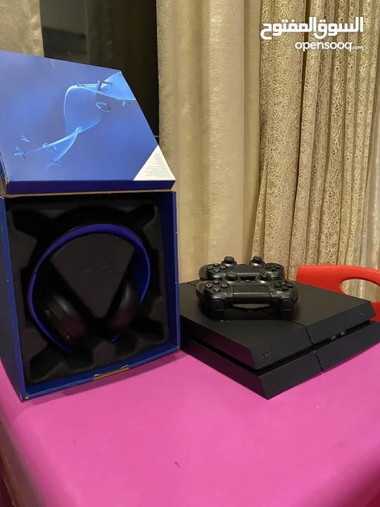 Ps4 مستعملة استعمال خفيف