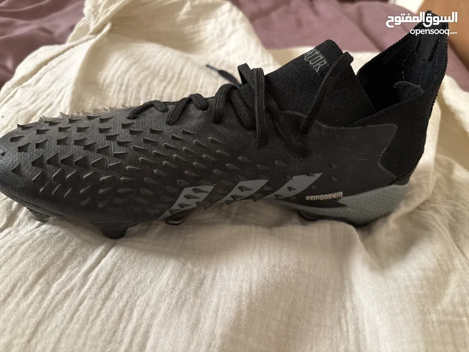 بوط اديداس بريداتور اصابعsize 41