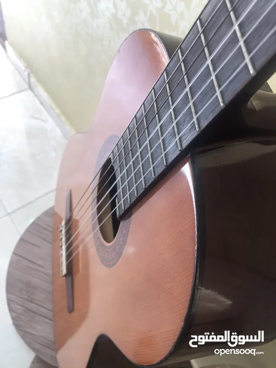 للبيع :جيتار  Yamaha  Cm-40  حاله ممتازه