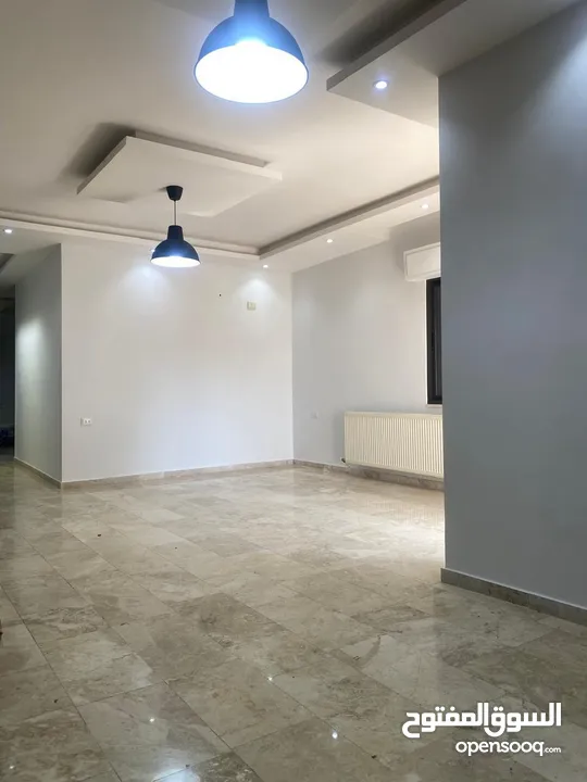 شقة فارغة للبيع او للإيجار في حي الصحابة - ref: 14582