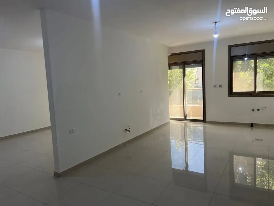 شقه لم تسكن من قبل للبيع في عين مصباح قرب مقر الاذاعه والتلفزيون