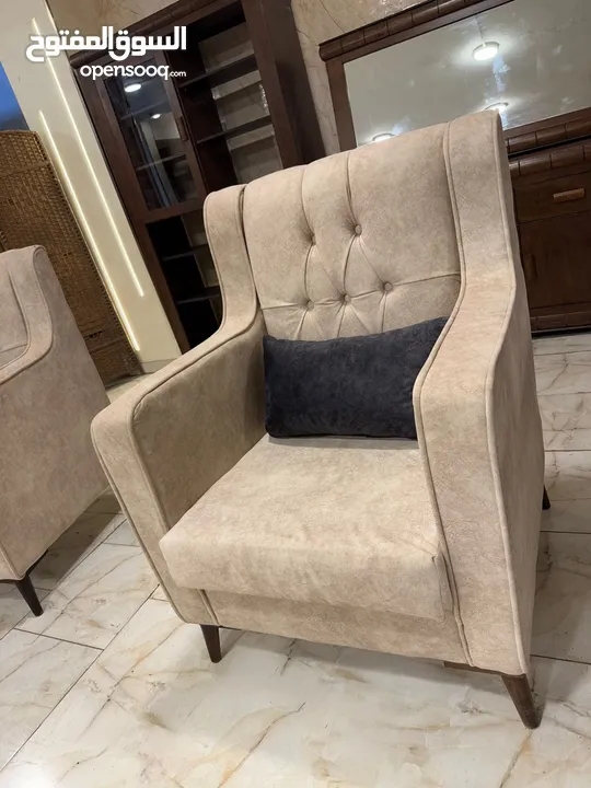 طقم كنب مع طاولات فخم جدا