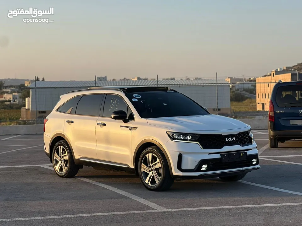 كايا سورينتو /2022 فل الفل  فتحة سقف بانوراما  4x4 ///240Hp بنزين + كهرباء  ( Haybrid) 1600cc