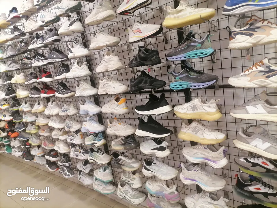 احذيه اروبي نخب اول للبيع الكميه كامله 600جوز مع 18شبك مع هكات 1200هك كامل المحل 2000
