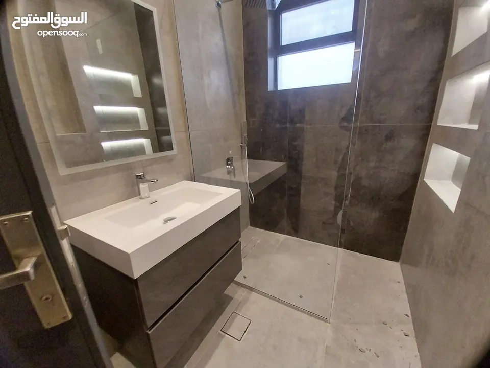 شقة غير مفروشة للإيجار 200م2 ( Property 19443 )-174977282