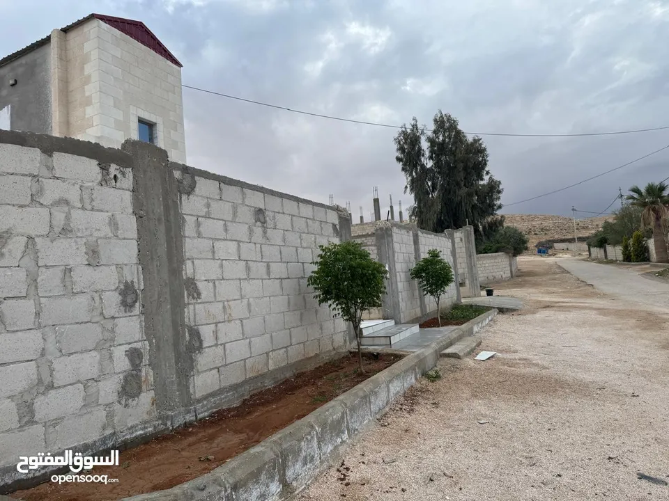 بيت للبيع مميز منطقه هادئه جدا