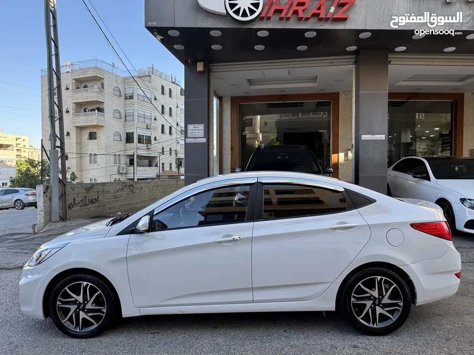 هونداي اكسنت 2018 متور 1400 بنزين لون ابيض فحص ممتاز