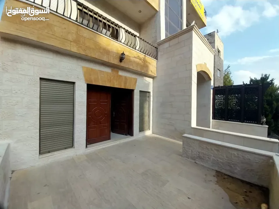 شقة ارضية بمساحة 200 متر للبيع في تلاع العلي ( Property ID : 30190 )