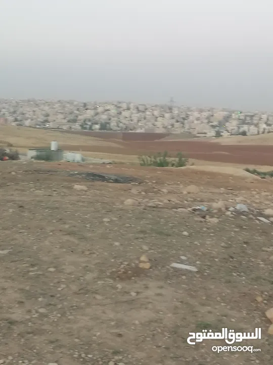 عده قطع قرب شارع المطار اليادوده