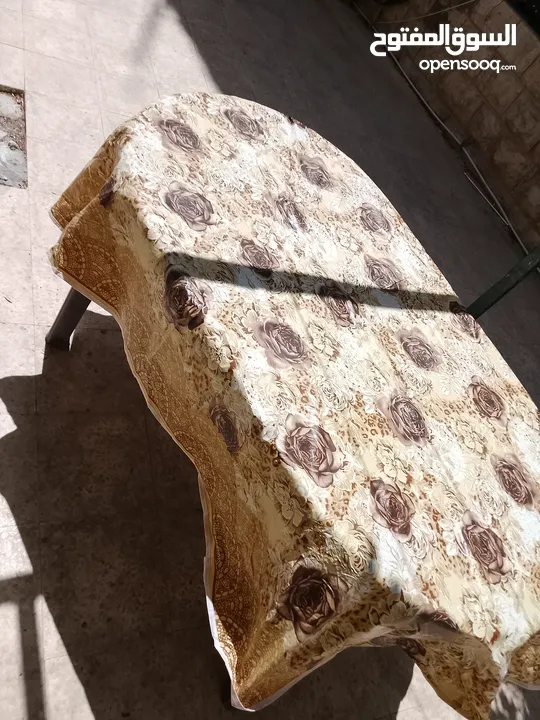 طاوله خارجيه بلاستيكيه   شكل بيضوي