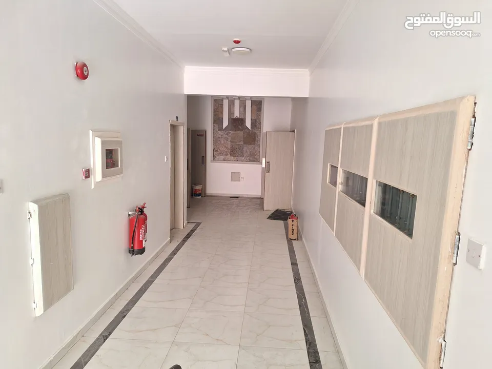 Limited Offer !!!  01 Month Free 3 Bhk With 4 Bathroom Spacious Unfurnished Flat with Ac