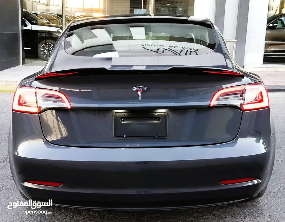 تيسلا 2023 MODEL 3 فحص كامل 4 جـيـد ممشى قليل 20 الف بحالة الوكالة لون فيراني مميز بسعر محرووق ولقطة
