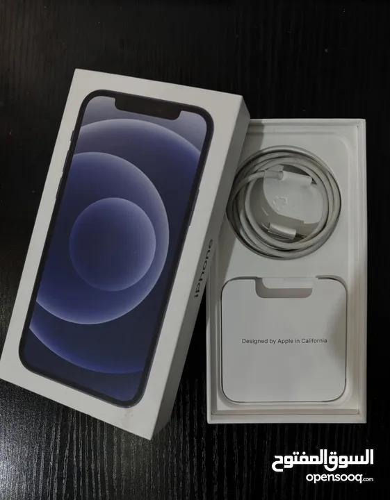 Iphone 12 128gb بحالة الوكالة وبدون اي خدش مع 9 كفرات وشاحن اصلي وكرتونة