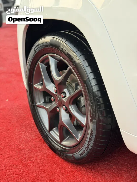 جيب غراند شيروكي 2020 كلين تايتل بحالة الوكالة التامة وسعر عرض ممتاز.