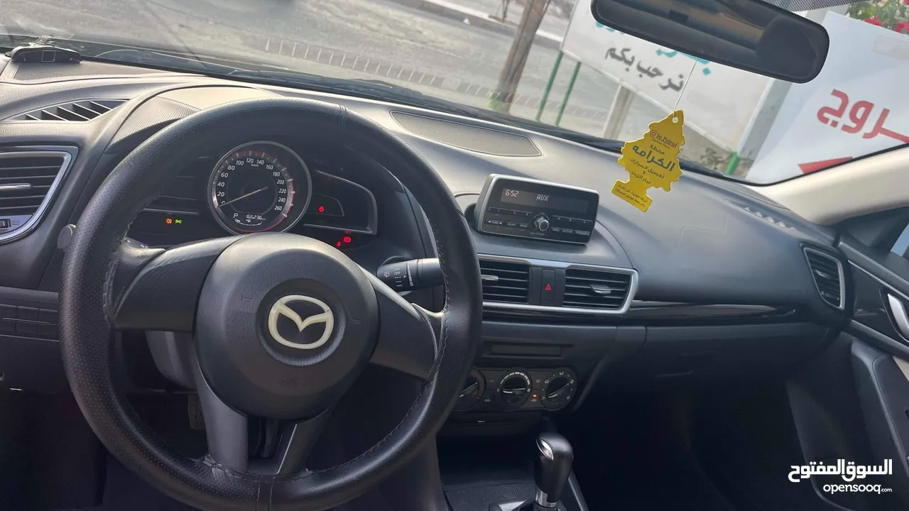 Mazda zoom3 2015 فحص كامل وارد الوكاله  استخدام شخصي ليست بحاجه لاي نوع من الصيانه