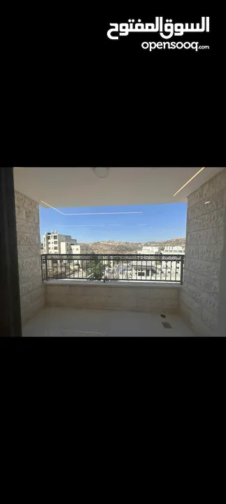 شقه مع حديقه للبيع في منطقه بيرزيت