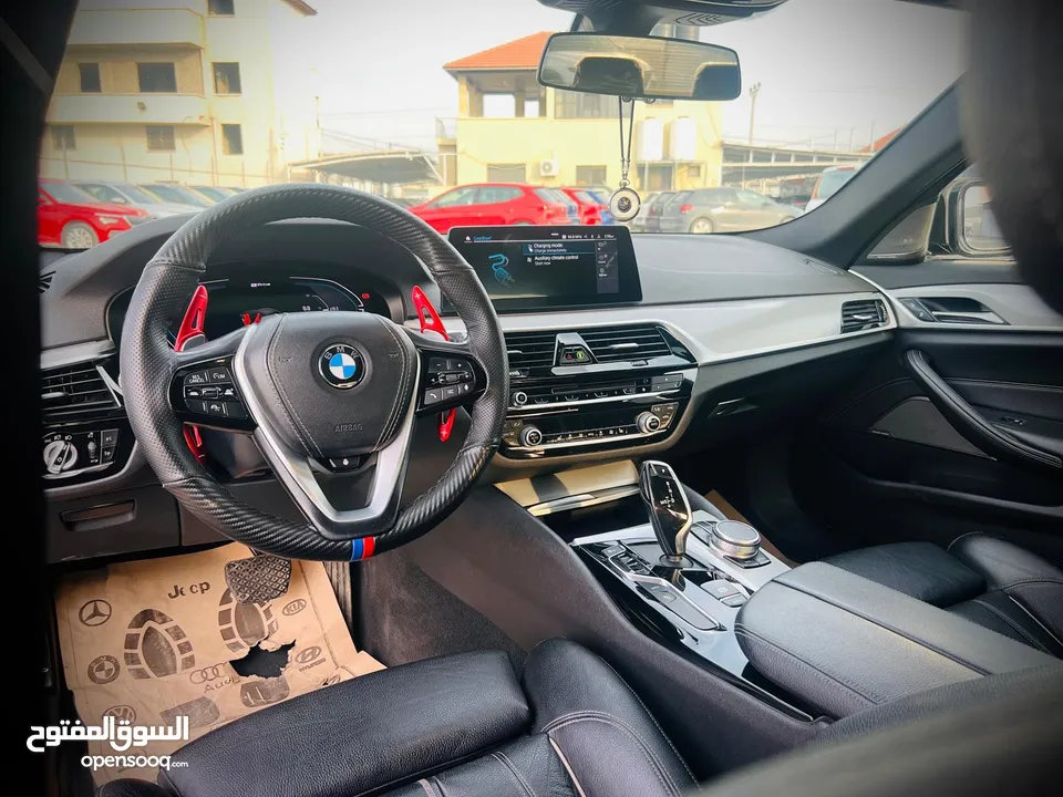 BMW E // 2019 cc benzin  Plug In Hybrid