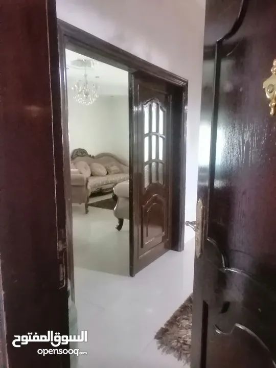 شقة طابق ثاني للبيع في ضاحية الأمير حسن مقابل الأحوال المدنية