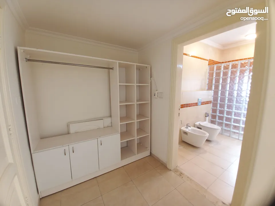 شقة غير مفروشة للإيجار 400م2 ( Property 19553 )-174847773