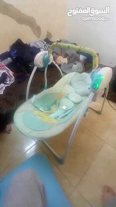 سرير اطفال هزاز